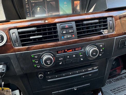 Used 2011 BMW 328i xDrive Sedan image 16