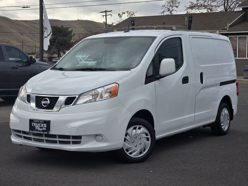 Used 2018 Nissan NV200 SV w/ Navigation Package image 1