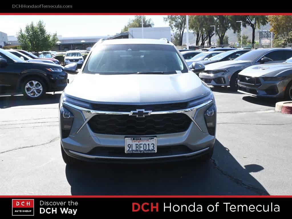 Used 2024 Chevrolet Trax LT w/ Driver Confidence Package FWD image 2