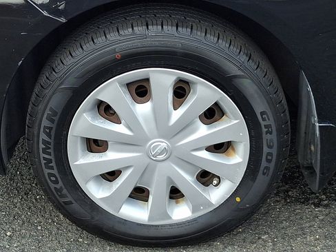 Used 2014 Nissan Versa SV FWD image 27