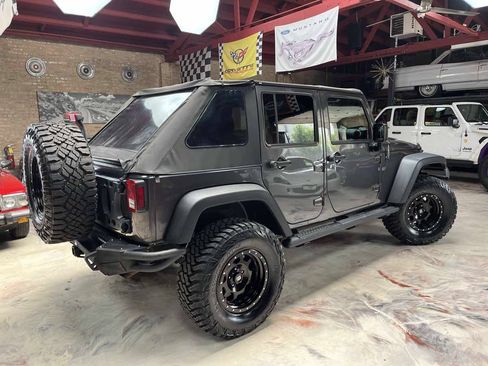 Used 2017 Jeep Wrangler Unlimited Sport w/ Quick Order Package 24S AWD/4WD image 2
