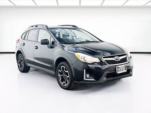 Used 2016 Subaru Crosstrek 2.0i Premium image 3