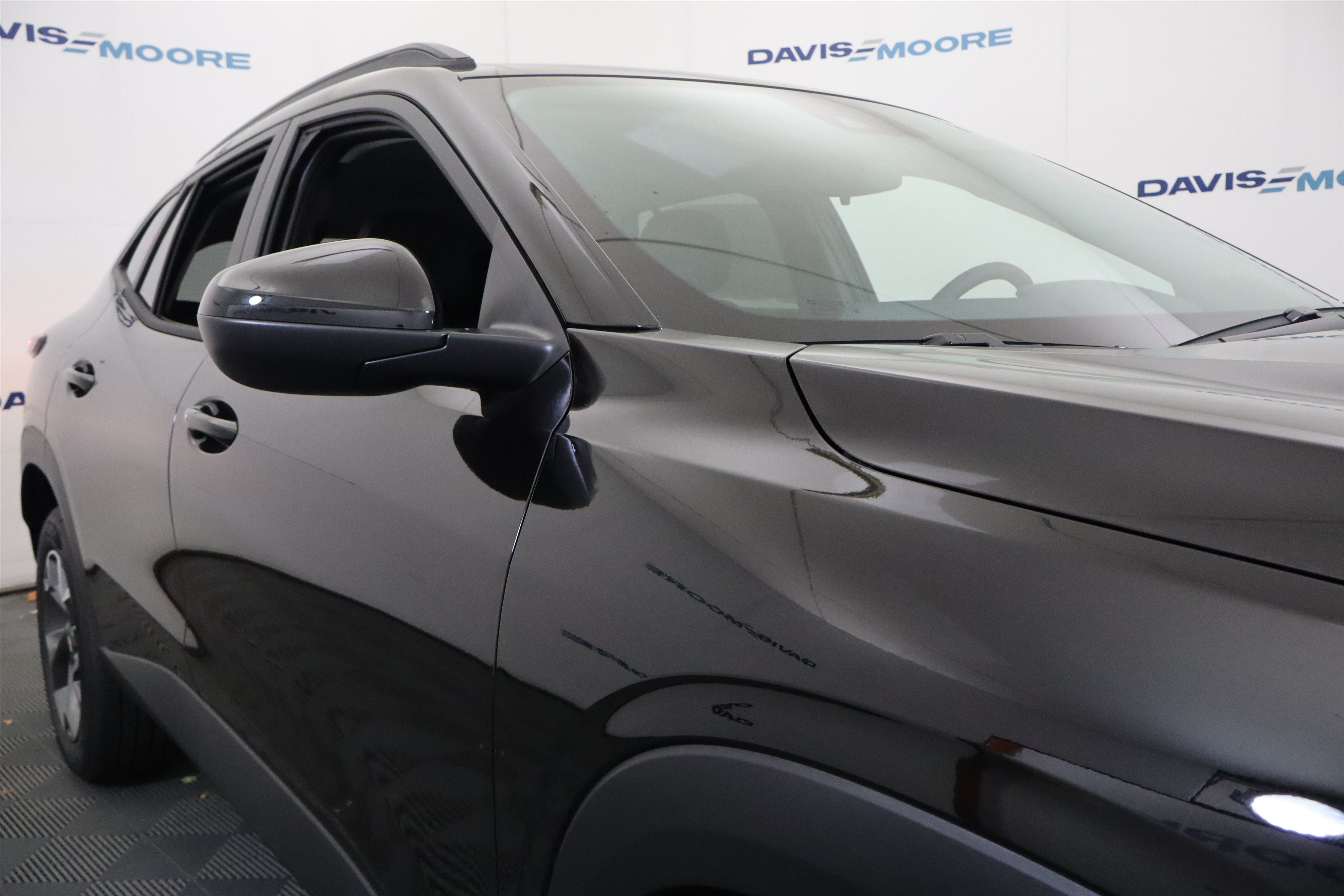 New 2026 Chevrolet Trax LT w/ LT Convenience Package FWD image 4
