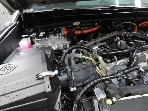 Used 2024 Toyota Tacoma Trailhunter Crew Cab image 25