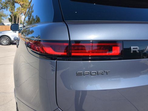 Used 2025 Land Rover Range Rover Sport Dynamic SE image 10