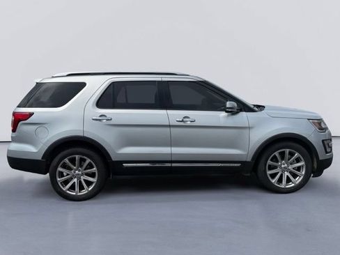 Used 2017 Ford Explorer Limited FWD image 2