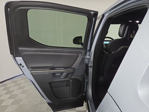 Used 2023 Rivian R1T Adventure AWD/4WD image 17