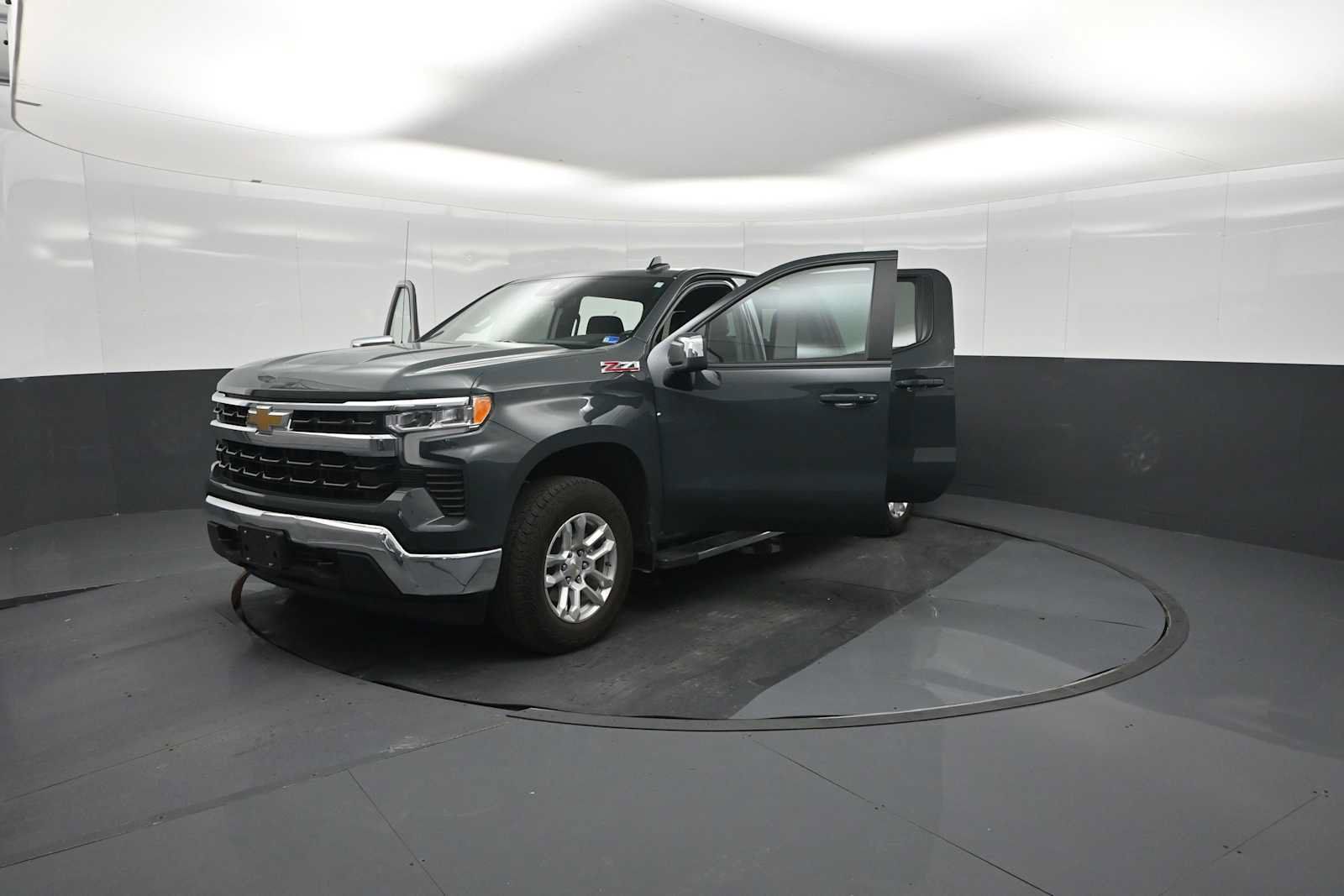 Used 2025 Chevrolet Silverado 1500 LT w/ Z71 Off-Road Package AWD/4WD image 52