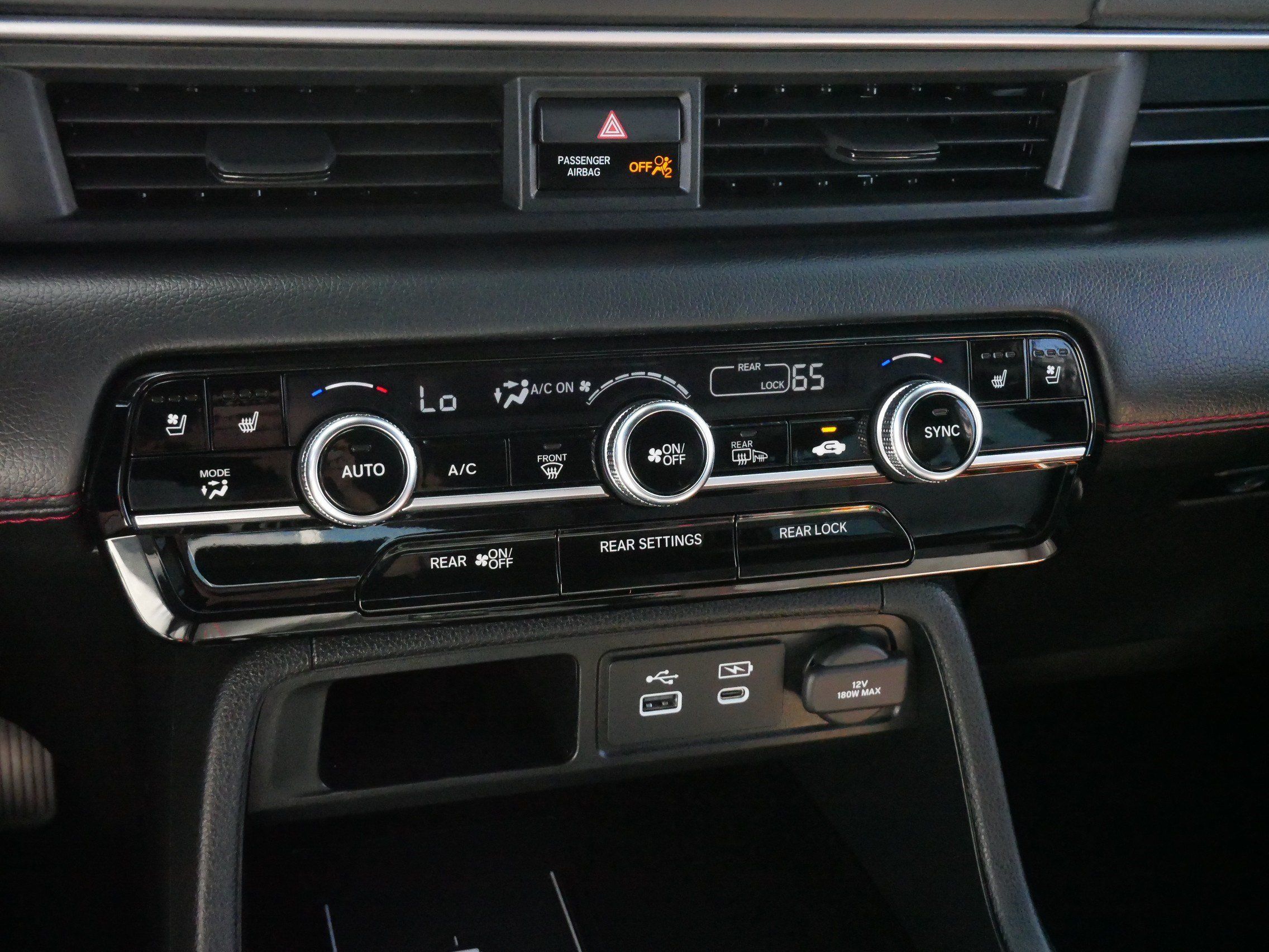 Used 2025 Honda Pilot Black Edition image 23