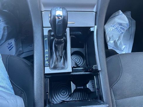 Used 2015 Ford Taurus SEL image 13