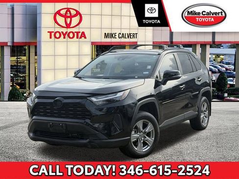 Used 2025 Toyota RAV4 XLE image 1