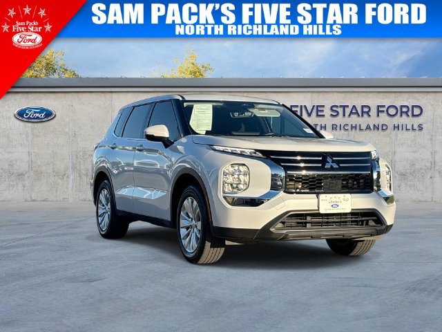 Used 2025 Mitsubishi Outlander ES FWD image 1
