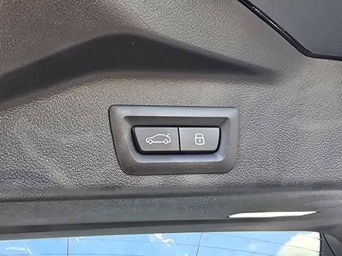 New 2026 BMW X5 sDrive40i image 9