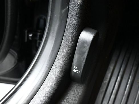 Used 2020 BMW 330i xDrive Sedan w/ Premium Package image 28