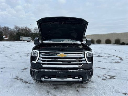 Used 2024 Chevrolet Silverado 2500 High Country w/ Technology Package image 16