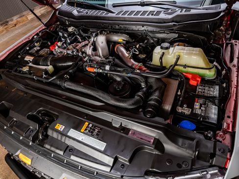 Used 2024 Ford F250 Lariat w/ Lariat Ultimate Package AWD/4WD image 39