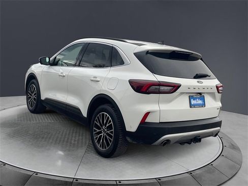 Used 2023 Ford Escape SE w/ PHEV Premium Package image 3