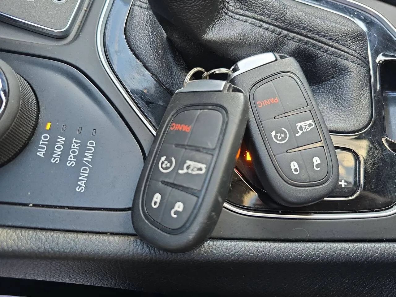 Used 2022 Jeep Cherokee Limited AWD/4WD image 27