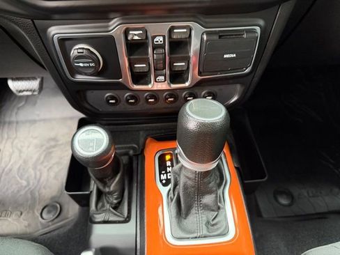 Used 2020 Jeep Gladiator Sport w/ Quick Order Package 24S AWD/4WD image 20