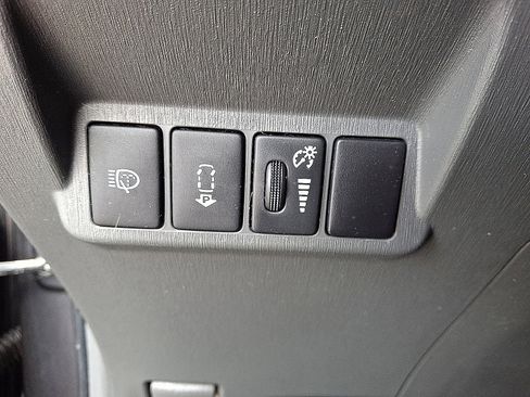 Used 2014 Toyota Prius V Five image 25