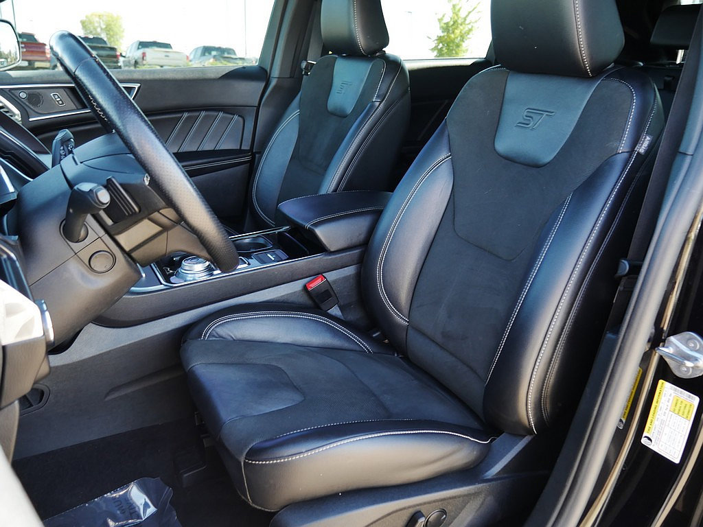 Used 2020 Ford Edge ST w/ Cold Weather Package AWD/4WD image 15