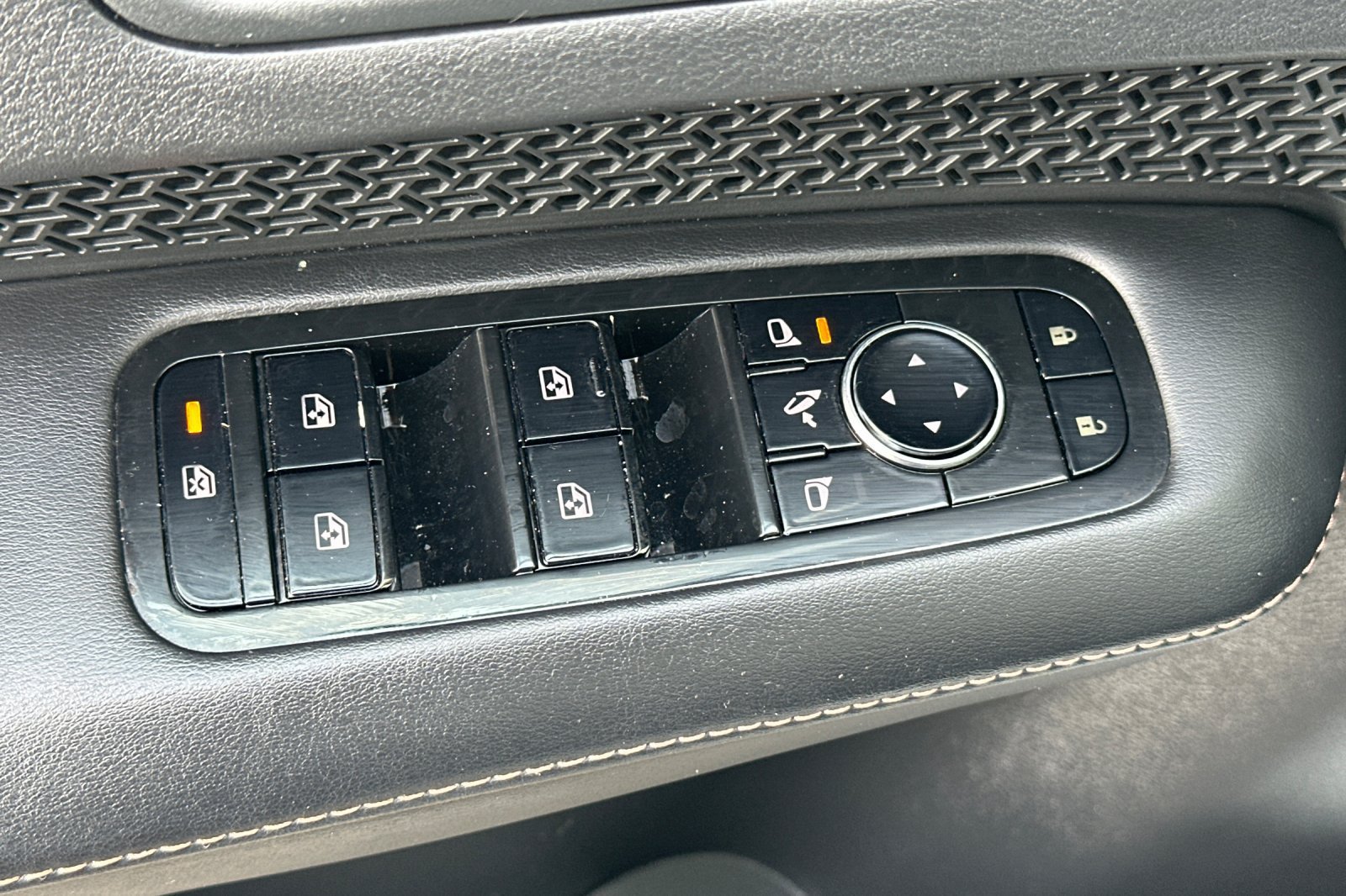 Certified 2024 Nissan Ariya FWD image 12