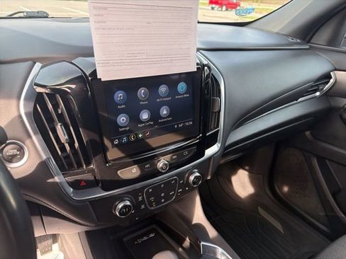 Used 2022 Chevrolet Traverse LT image 28
