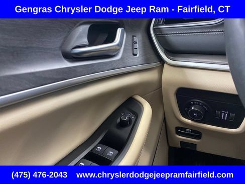 Certified 2024 Jeep Grand Cherokee L Limited AWD/4WD image 23