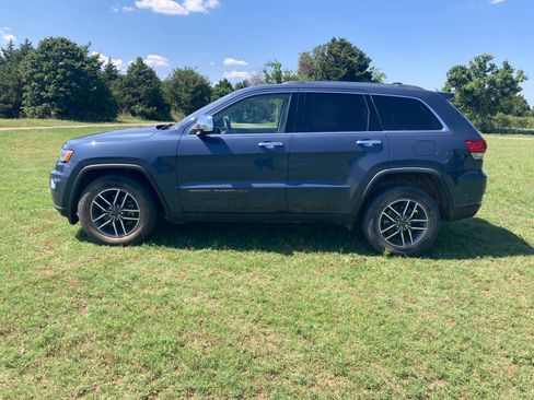 Used 2020 Jeep Grand Cherokee Limited AWD/4WD image 2