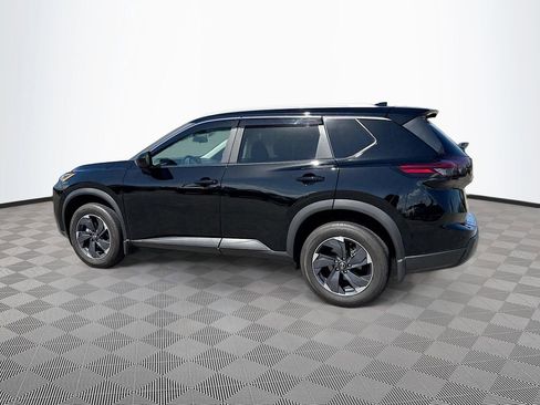 Used 2025 Nissan Rogue SV w/ SV Premium Package image 7