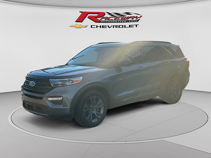 Used 2023 Ford Explorer XLT w/ Equipment Group 202A RWD image 1