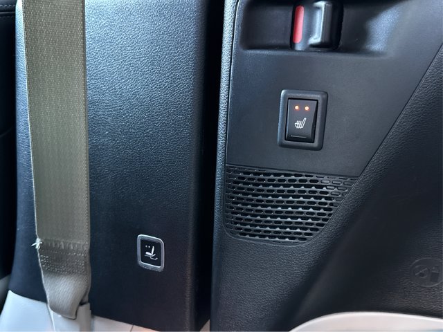 Used 2018 Chrysler Pacifica Limited w/ Advanced Safetytec Group FWD image 43