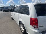 Used 2019 Dodge Grand Caravan SXT image 3