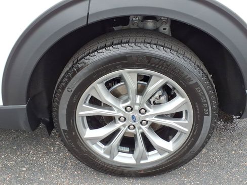 Used 2023 Ford Explorer Limited w/ Limited Technology Package AWD/4WD image 15