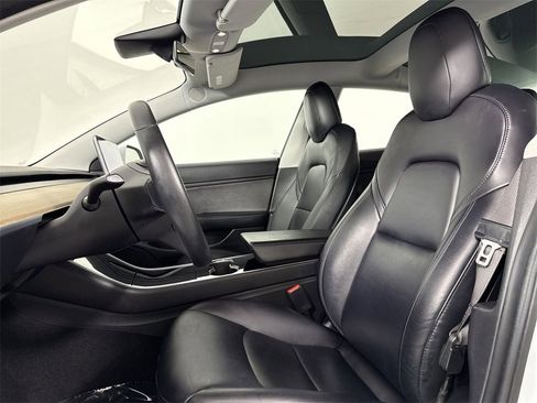 Used 2018 Tesla Model 3 Long Range image 5