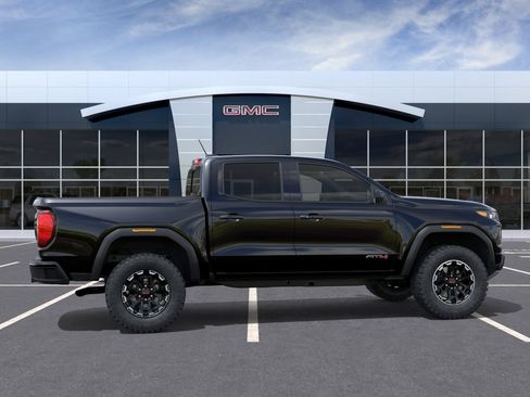 New 2026 GMC Canyon AT4 w/ Technology Plus Package AWD/4WD image 5