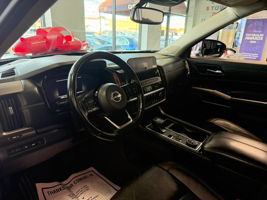 Used 2022 Nissan Pathfinder Platinum AWD/4WD image 19