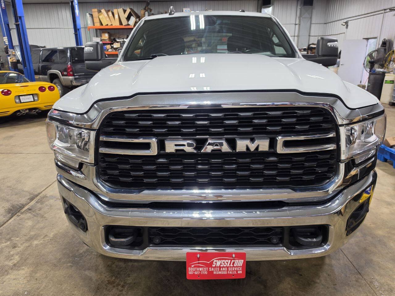Used 2024 RAM 2500 Big Horn w/ Off Road Package AWD/4WD image 3