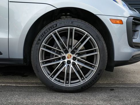 Certified 2026 Porsche Macan AWD/4WD image 38