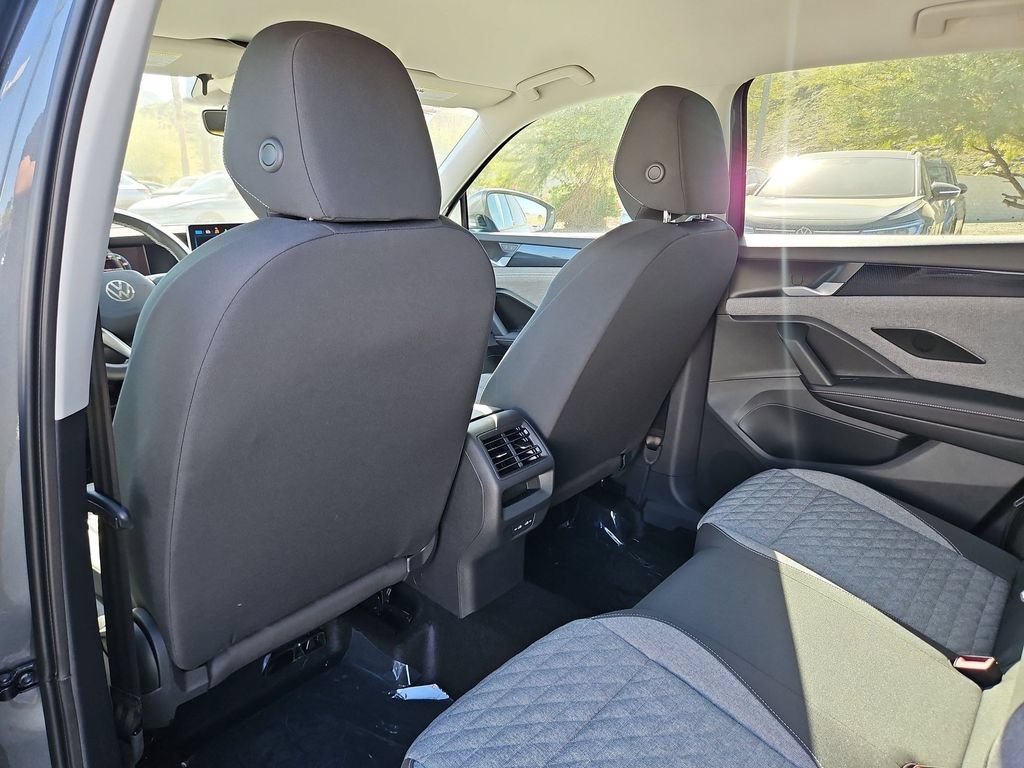 Used 2026 Volkswagen Tiguan S FWD image 16