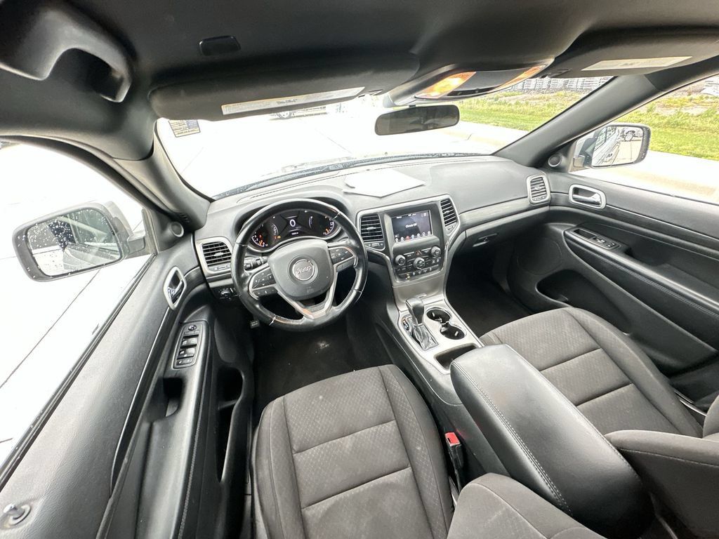 Used 2021 Jeep Grand Cherokee Laredo RWD image 19