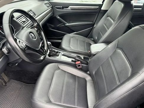 Used 2017 Volkswagen Passat 1.8T SE FWD image 11