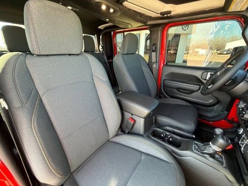 New 2024 Jeep Gladiator Sport image 26