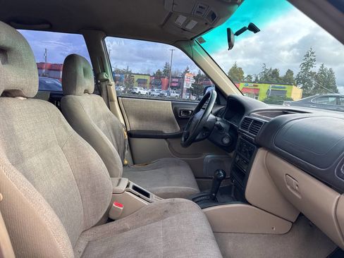 Used 2001 Subaru Forester L image 11