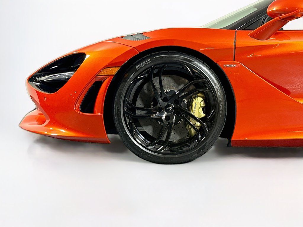 Used 2026 McLaren 750S Spider RWD image 28