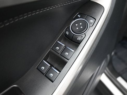 Used 2023 Ford Explorer Limited image 3