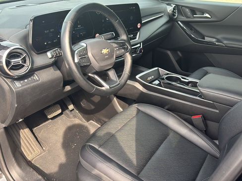 Used 2025 Chevrolet Equinox LT w/ Convenience Package II AWD/4WD image 11