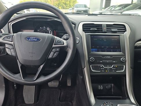 Used 2020 Ford Fusion SE image 14