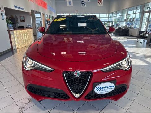 Used 2023 Alfa Romeo Stelvio Ti AWD/4WD image 2