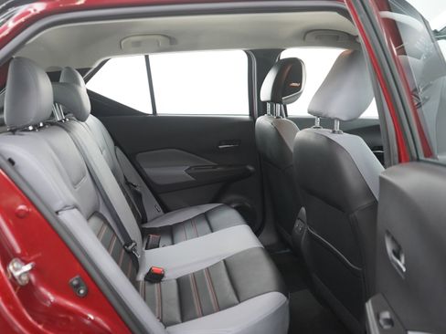 Used 2022 Nissan Kicks SR w/ Premium Package FWD image 12